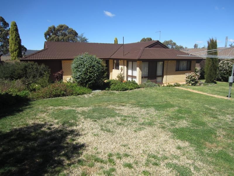18 Ballanya Avenue, Goulburn NSW 2580