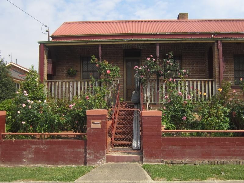 142 Bourke Street, Goulburn NSW 2580