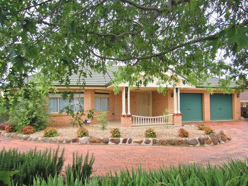 5 Oakwood Avenue, Goulburn NSW 2580