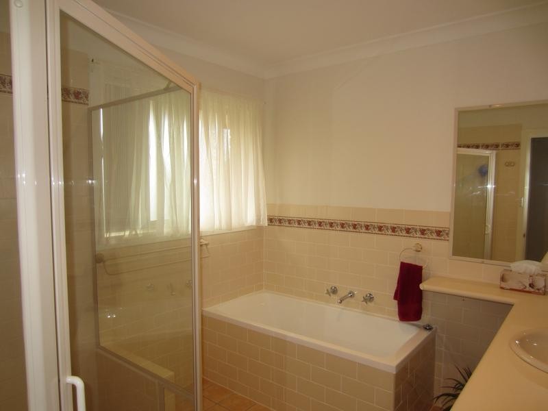 5 Oakwood Avenue, Goulburn NSW 2580