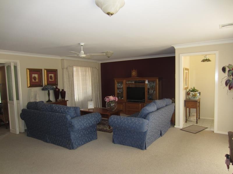 49 Chantilly Court, Goulburn NSW 2580
