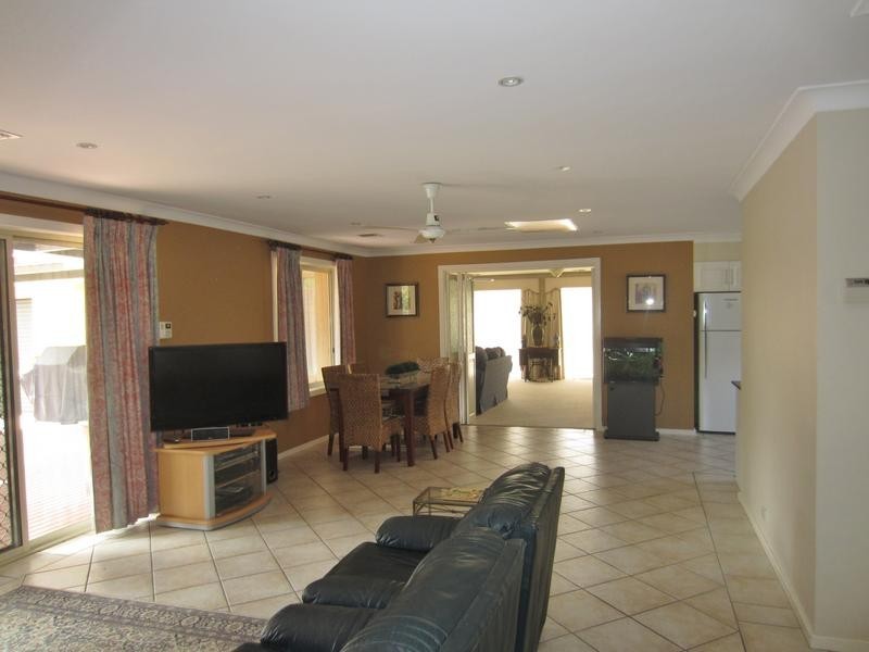 49 Chantilly Court, Goulburn NSW 2580