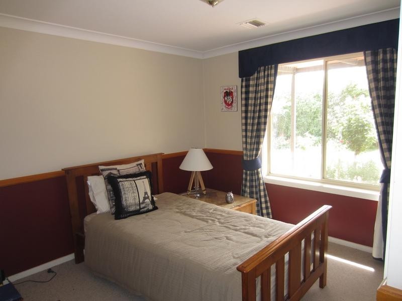 49 Chantilly Court, Goulburn NSW 2580