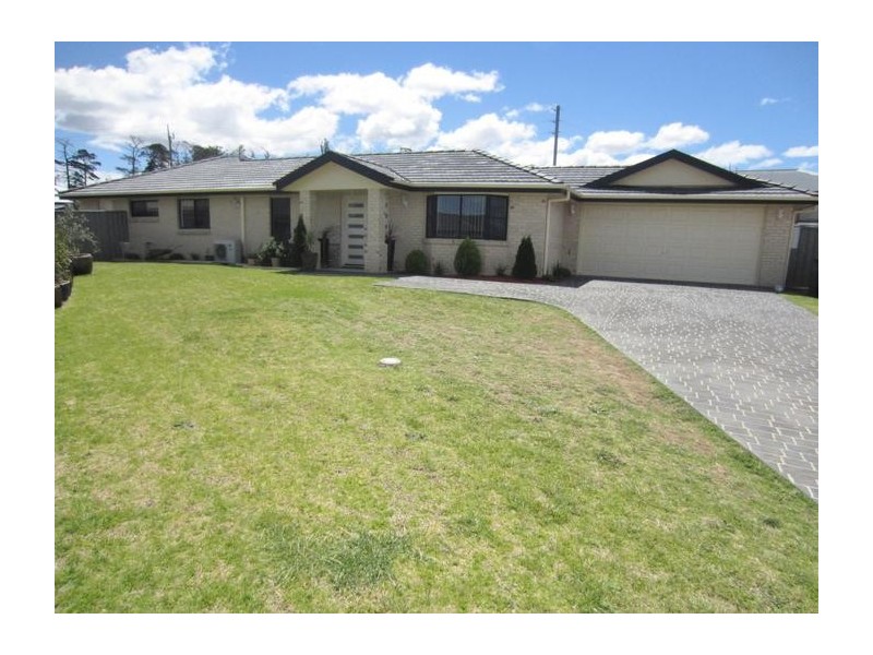 16 Wright Place, Goulburn NSW 2580
