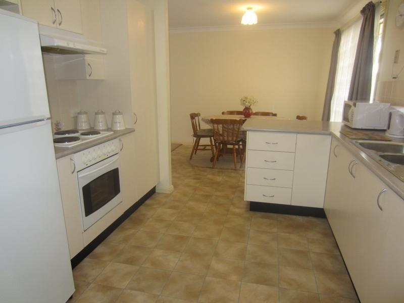 11 Amber Court, Goulburn NSW 2580