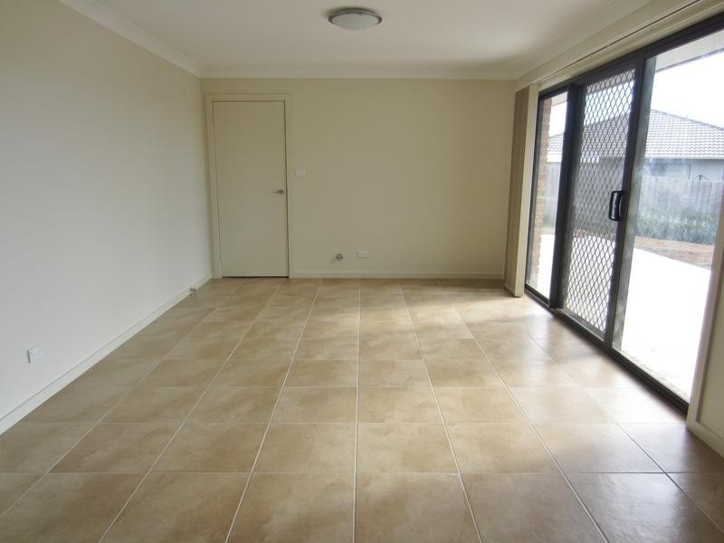 8 Monastery Drive, Goulburn NSW 2580