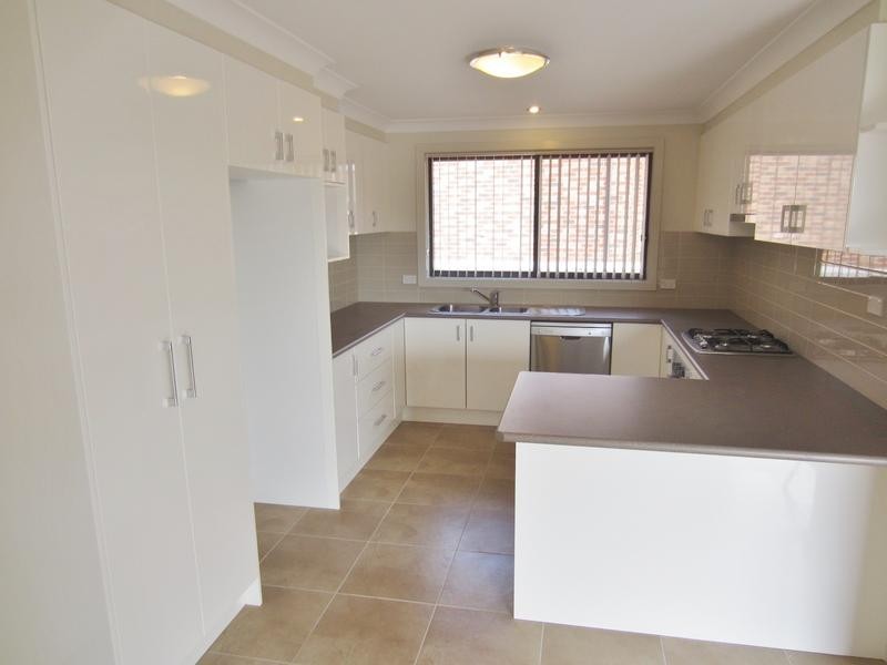 8 Monastery Drive, Goulburn NSW 2580