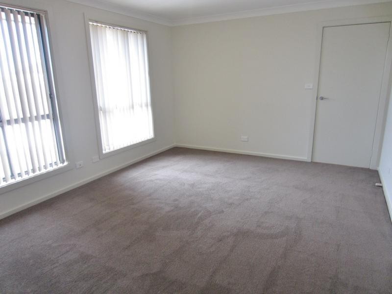 8 Monastery Drive, Goulburn NSW 2580