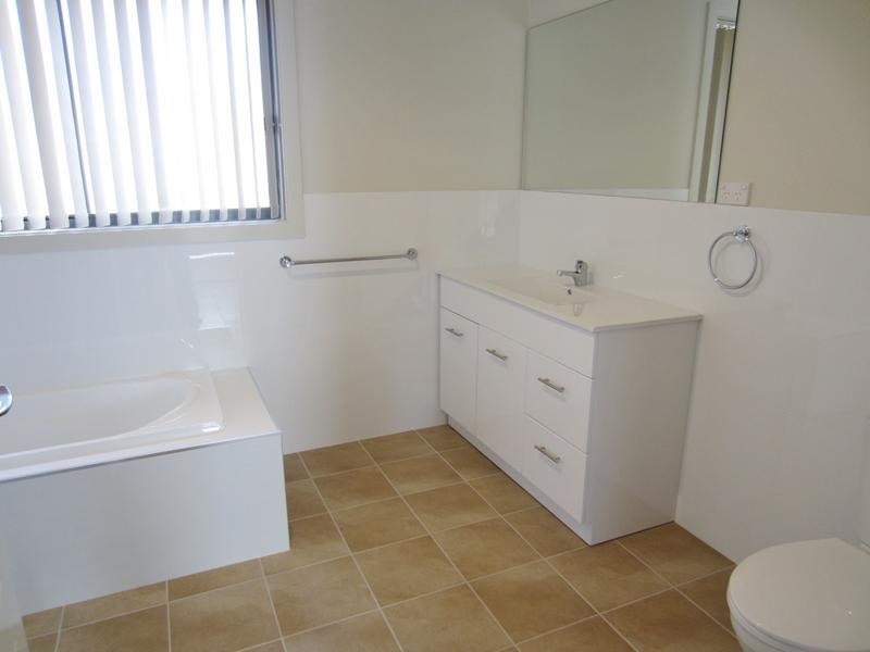 8 Monastery Drive, Goulburn NSW 2580