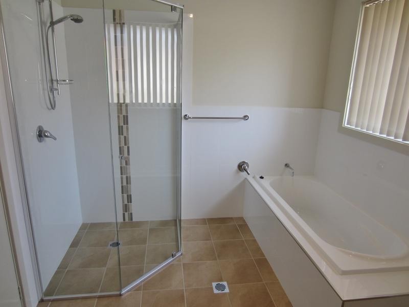 8 Monastery Drive, Goulburn NSW 2580