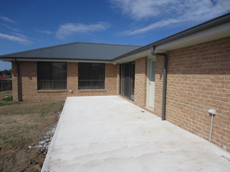 8 Monastery Drive, Goulburn NSW 2580