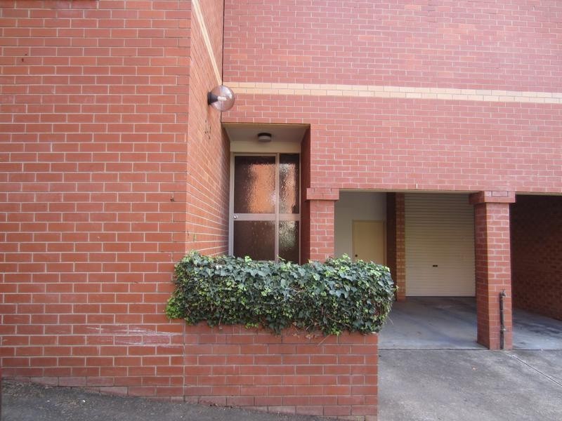 1/33 Ottiwell Street, Goulburn NSW 2580