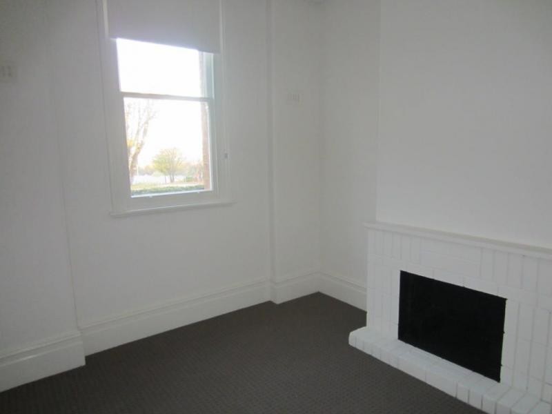 18/8 Ben Street, Goulburn NSW 2580