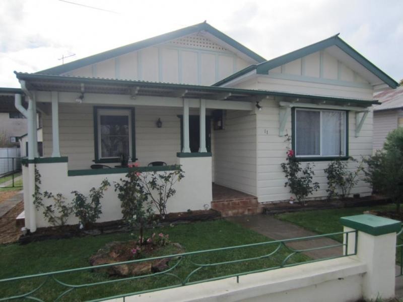 11 Chatsbury Street, Goulburn NSW 2580