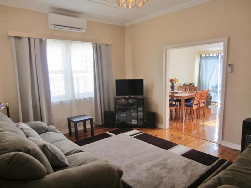 11 Chatsbury Street, Goulburn NSW 2580