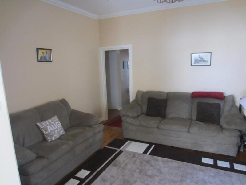11 Chatsbury Street, Goulburn NSW 2580