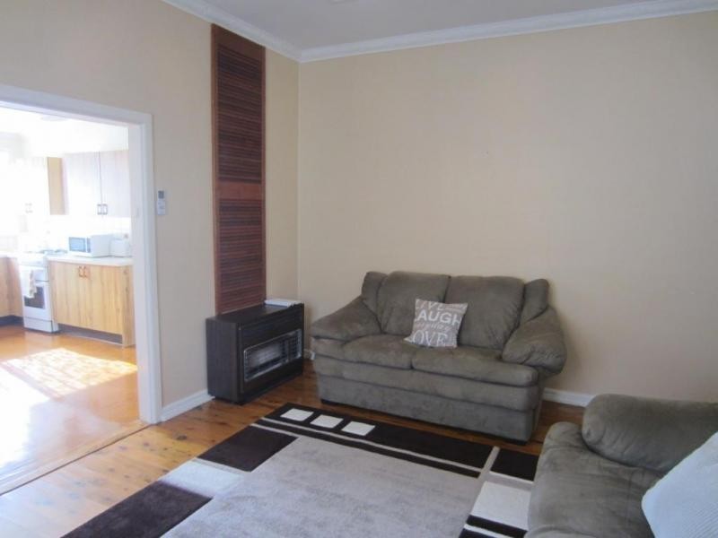 11 Chatsbury Street, Goulburn NSW 2580