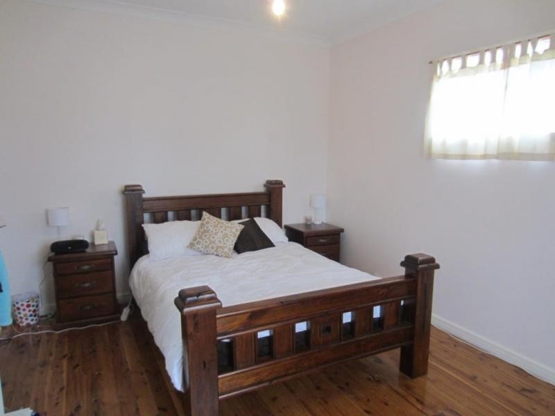 11 Chatsbury Street, Goulburn NSW 2580