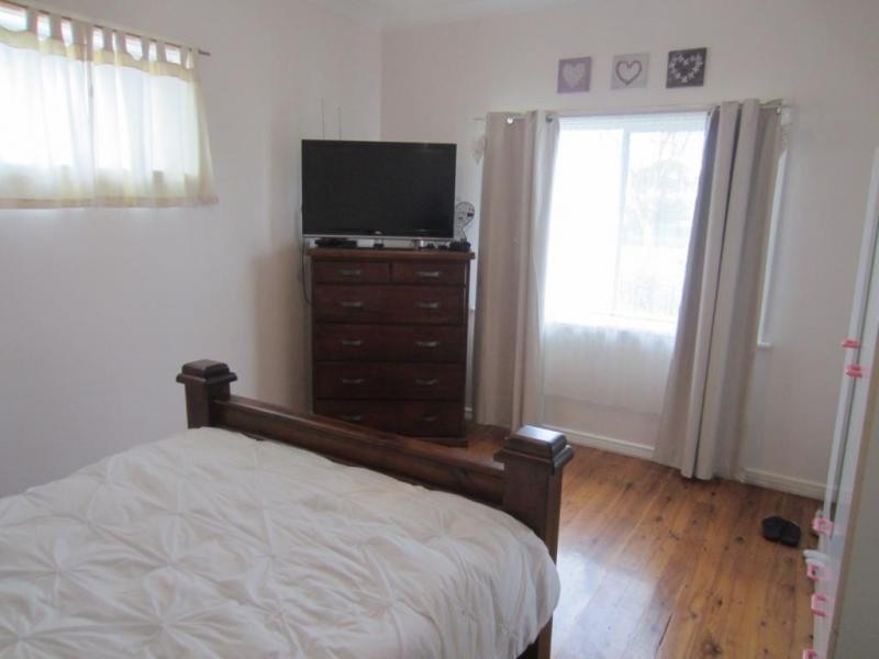 11 Chatsbury Street, Goulburn NSW 2580