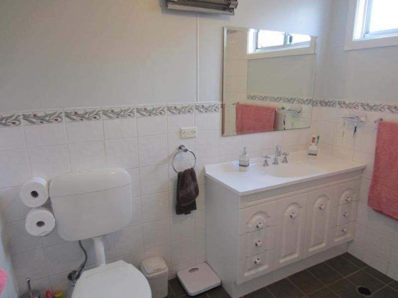 11 Chatsbury Street, Goulburn NSW 2580
