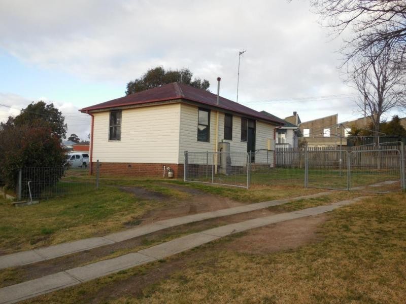 2 Jubilee Avenue, Goulburn NSW 2580