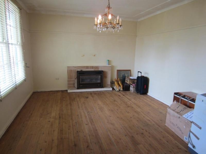 21 Darcy Crescent, Goulburn NSW 2580