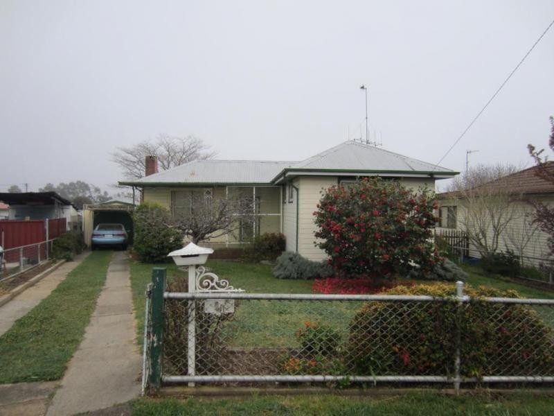 21 Darcy Crescent, Goulburn NSW 2580