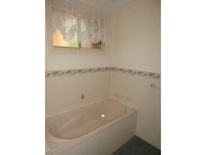 6 Willow Grove Place, Goulburn NSW 2580