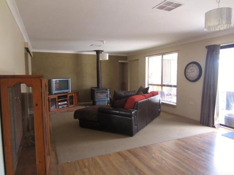 11 Cahill Place, Goulburn NSW 2580