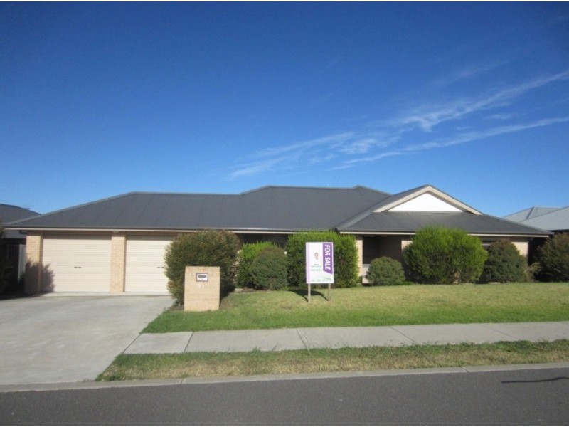 41 McGuire Drive, Goulburn NSW 2580