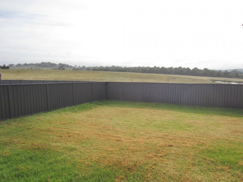 41 McGuire Drive, Goulburn NSW 2580