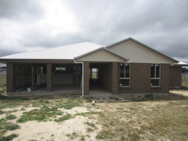 5 Kidd Circuit, Goulburn NSW 2580