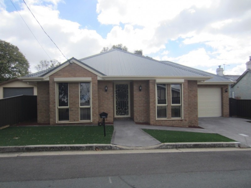 11 Erith Street, Goulburn NSW 2580