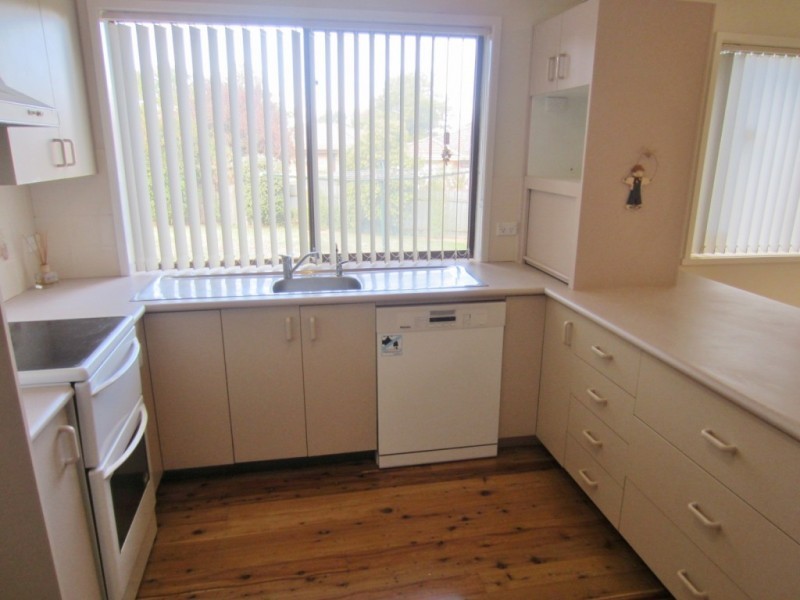 13 Manfred Place, Goulburn NSW 2580