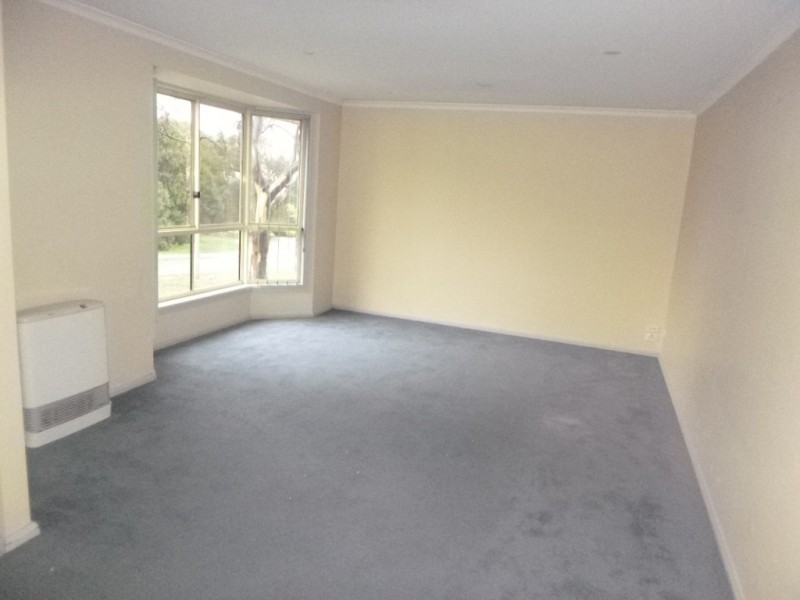 8 Ivy Lea Place, Goulburn NSW 2580