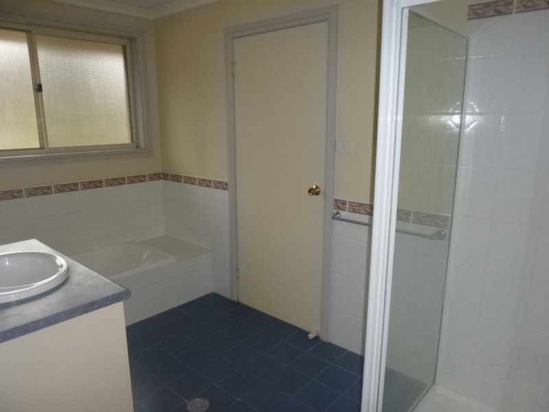 8 Ivy Lea Place, Goulburn NSW 2580