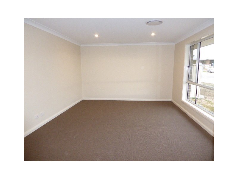 3 Fraser Close, Goulburn NSW 2580