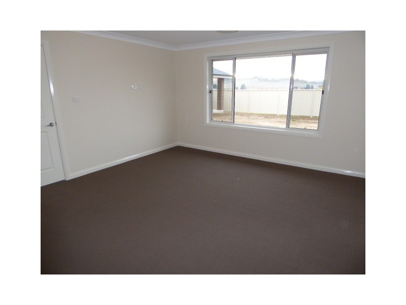 3 Fraser Close, Goulburn NSW 2580