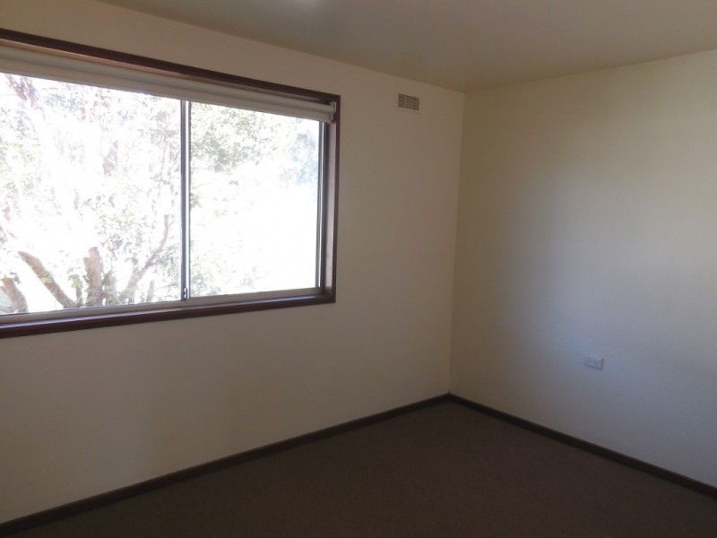 36 Yarrowlow Street, Goulburn NSW 2580