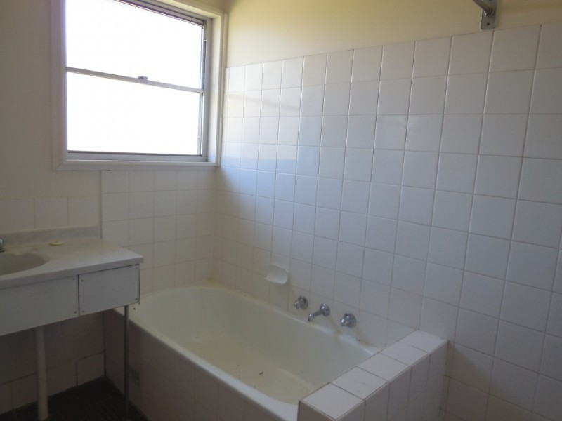 36 Yarrowlow Street, Goulburn NSW 2580