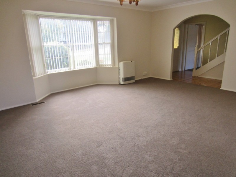 13 Manfred Place, Goulburn NSW 2580