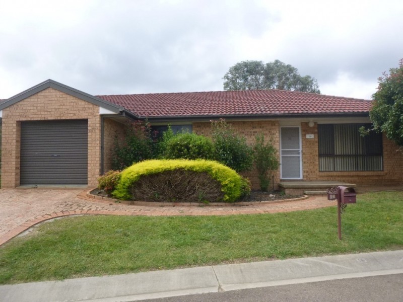 16 Parkside Place, Goulburn NSW 2580