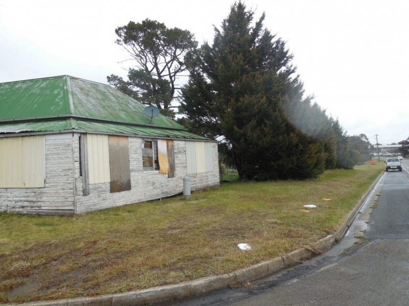 46 Wollondilly Avenue, Goulburn NSW 2580