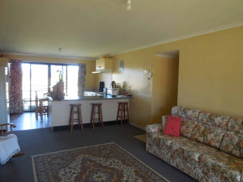 44 Wollondilly Avenue, Goulburn NSW 2580