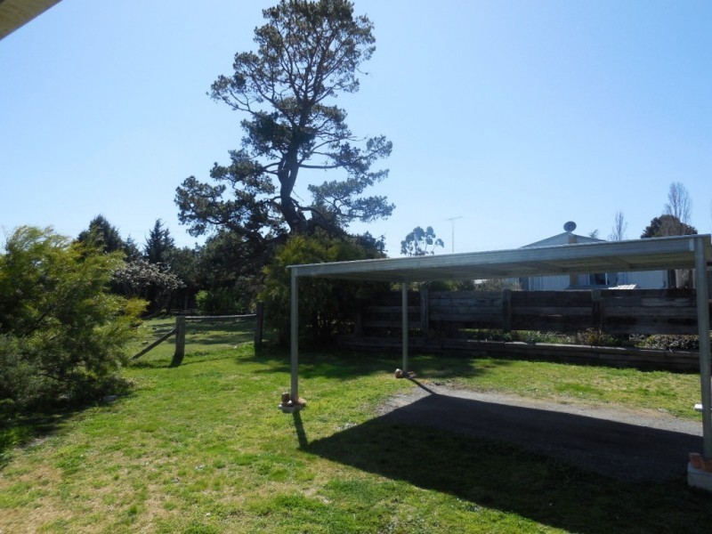 44 Wollondilly Avenue, Goulburn NSW 2580