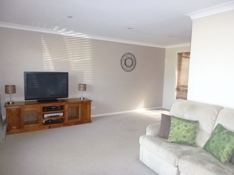 6 Willow Grove Place, Goulburn NSW 2580