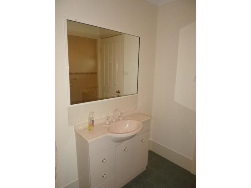 6 Willow Grove Place, Goulburn NSW 2580