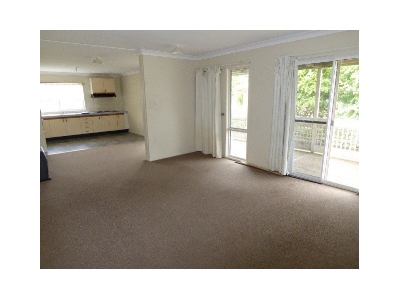 44 Wollondilly Avenue, Goulburn NSW 2580