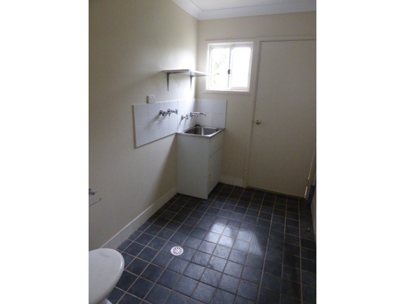 44 Wollondilly Avenue, Goulburn NSW 2580