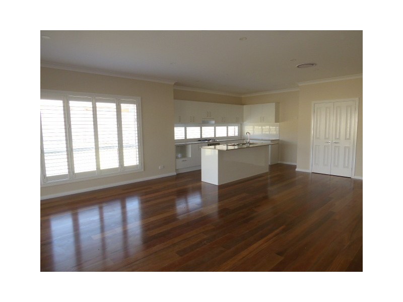 9 Fraser Close, Goulburn NSW 2580